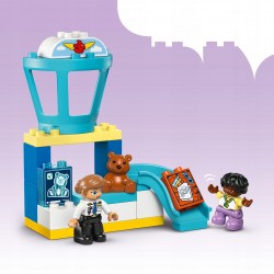 LEGO DUPLO Town Pierwszy raz na lotnisku 10443