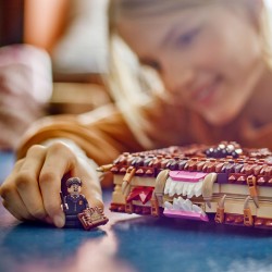 LEGO Harry Potter Potworna księga potworów z zębami 76449