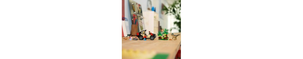 LEGO Jurassic World Ucieczka terenówką przed raptorem 76972