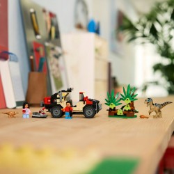 LEGO Jurassic World Ucieczka terenówką przed raptorem 76972