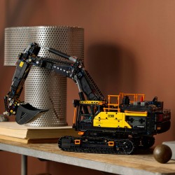 LEGO Technic Koparka Volvo EC500 Hybrid 42215