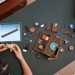 LEGO Wednesday Mieszkanie Rączki 76785