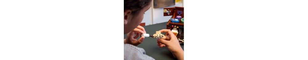 LEGO Wednesday Mieszkanie Rączki 76785