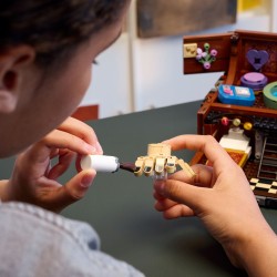 LEGO Wednesday Mieszkanie Rączki 76785