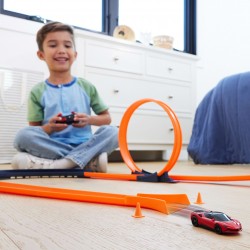 Hot Wheels RC Zdalnie sterowany Ferrari SF90 Stradale Assetto Fiorano JGD09