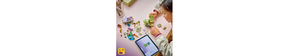 LEGO Friends Przyczepa z koniem i źrebaczkiem 42695