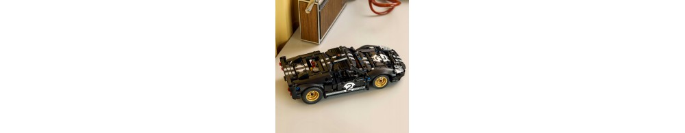 LEGO Technic Samochód wyścigowy 1966 Ford GT40 MKII 42223