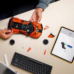 LEGO Technic Hipersamochód Bugatti Chiron Pur Sport 42222