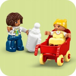LEGO DUPLO Nowoczesny dom rodzinny 3 w 1 z figurkami 10470