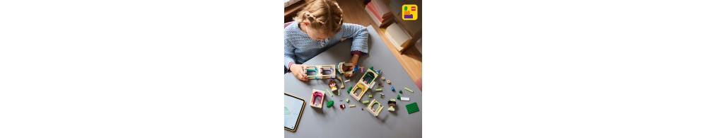 LEGO Disney Princess Mała Bella i Tiana z zamkiem 43291