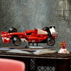 LEGO Icons Ferrari F2004 i Michael Schumacher, bolid F1 11375
