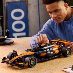 LEGO Technic Bolid McLaren MCL39 F1 42228
