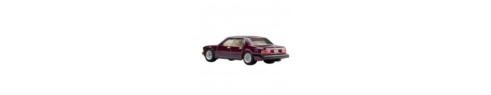 Hot Wheels Premium Pop Culture Stranger Things 1983 BMW 733i JHW81