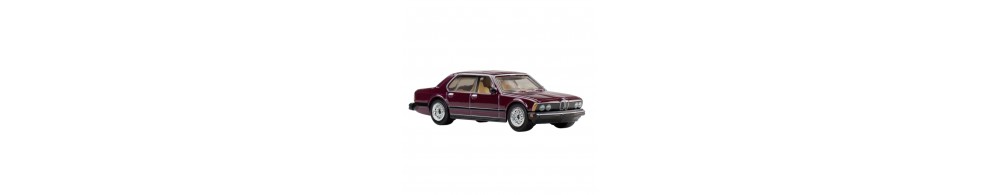 Hot Wheels Premium Pop Culture Stranger Things 1983 BMW 733i JHW81