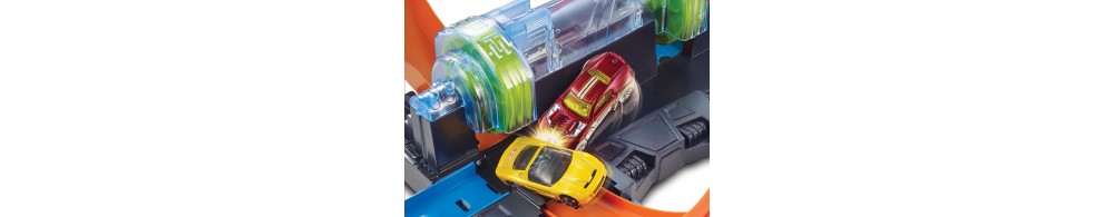 Hot Wheels Pętle grozy z samochodzikiem FTB65