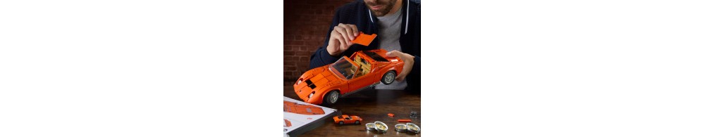 Mattel Brick Shop Hot Wheels Premium ’71 Lamborghini Miura P400 SV JHF61
