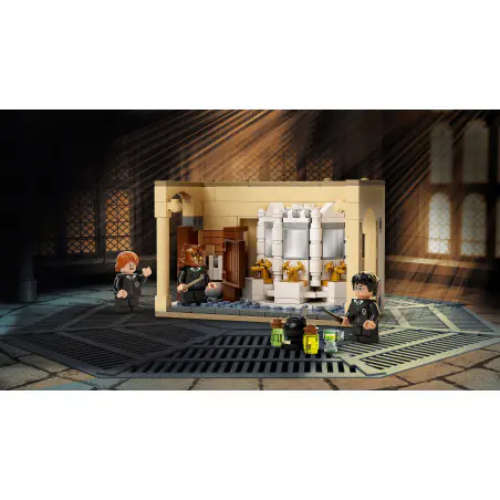 Zestaw LEGO® Harry Potter™ Hogwart™: pomyłka z eliksirem wielosokowym (76386) pozwala przeżywać magiczne przygody w hogwarckiej łazience. 