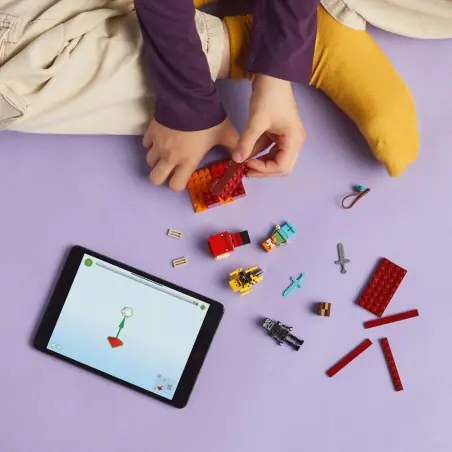 Ten mały zestaw LEGO® Minecraft® stanowi kreatywny prezent dla sześciolatków i starszych dzieci