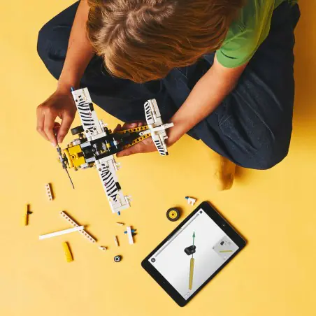 Samolot transportowy LEGO® Technic dla dzieci w wieku od ośmiu lat