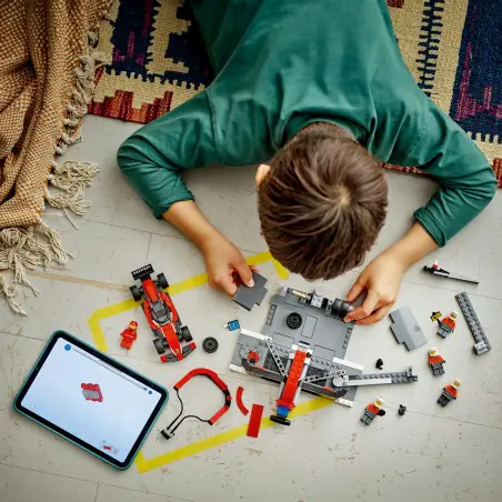  Zestaw LEGO® City F1® Pit stop i mechanicy z bolidem Ferrari dla dzieci w wieku od sześciu lat