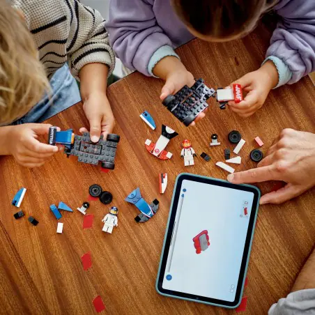 Zaskocz czteroletnich i starszych fanów wyścigów tym zestawem LEGO® F1®