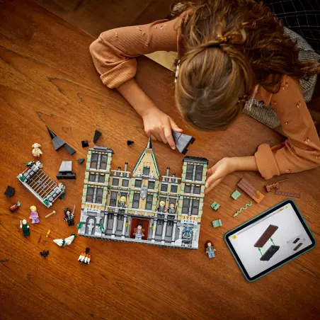 Zestaw z pierwszym w historii modelem dworu Malfoyów z serii LEGO® Harry Potter™